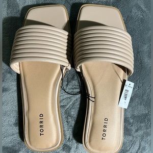 Torrid Tubular Band Slide Nude 11W NWT